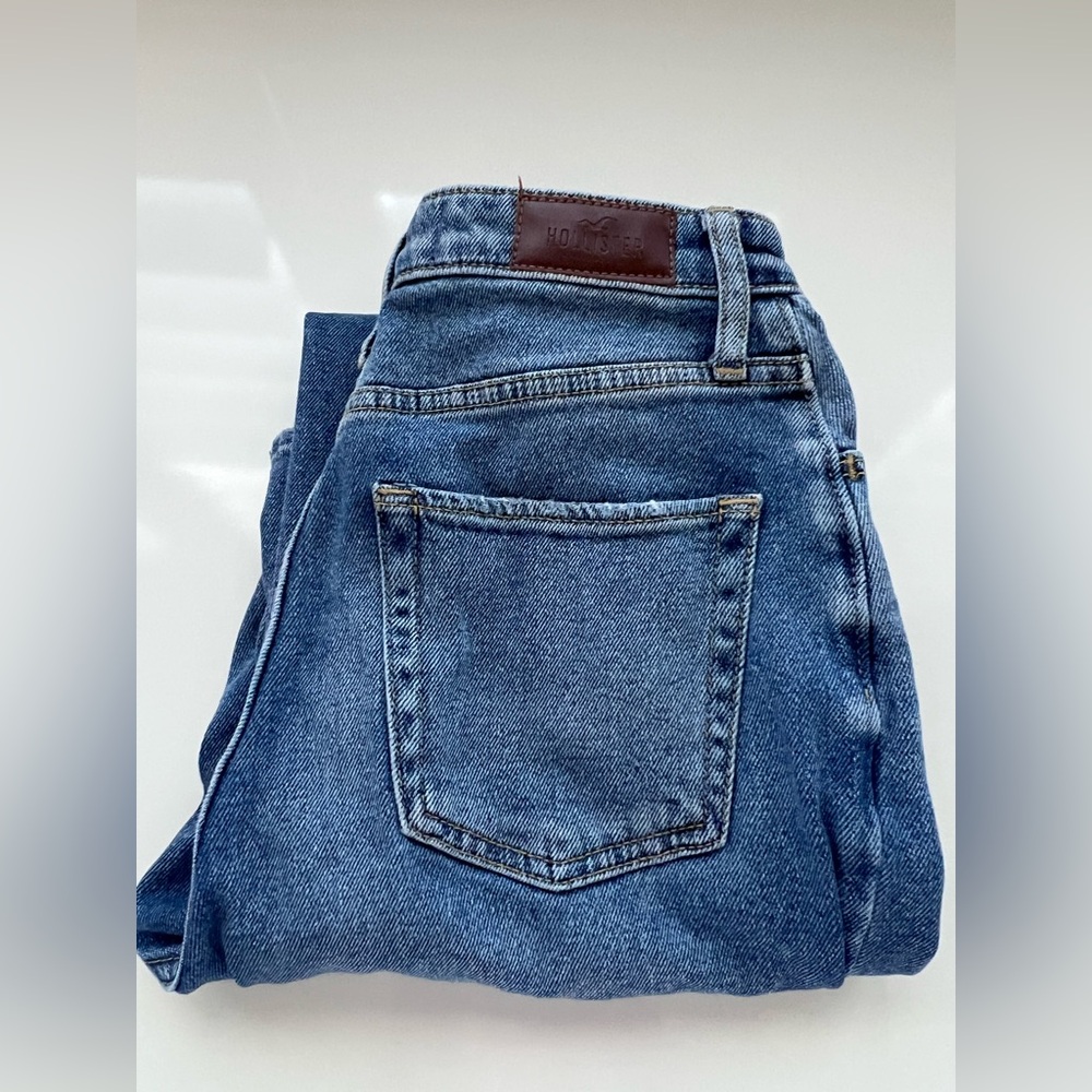 Hollister (26 W 31 L) Ultra High Rise Dad Jeans Medium Wash Vintage Stretch